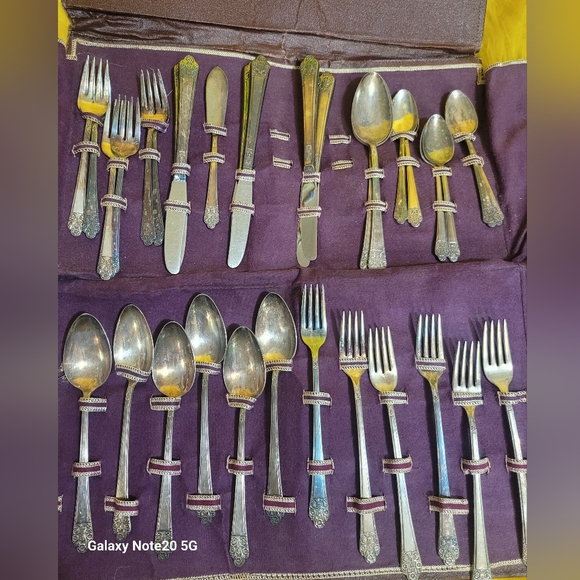 1941 PRECIOUS Serving Flatware Vintage Rogers Deluxe Plate Dinnerware Antique